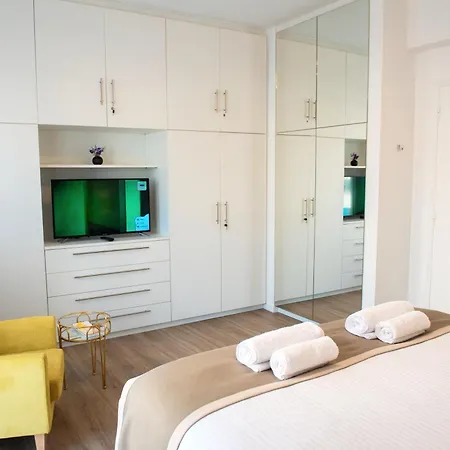 Dante Apartment *